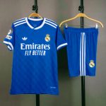 لبسة الاندية ريال مدريد كبار