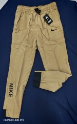 ⁦NIKE بنطلون اخضر بنطلون حليبي⁩ - الصورة ⁦2⁩